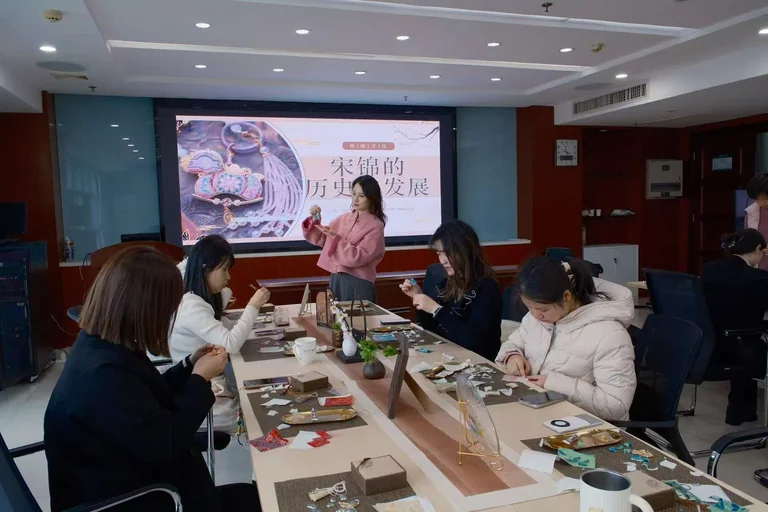 中电集团宋锦小马团建现场照片4