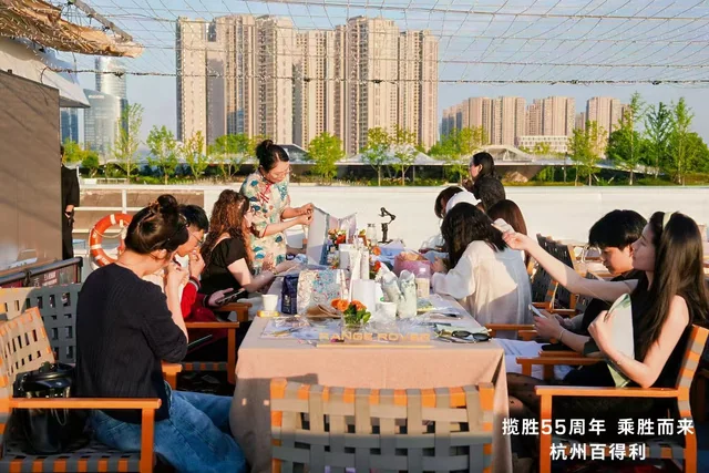揽胜宋锦手提包私享活动现场照片4